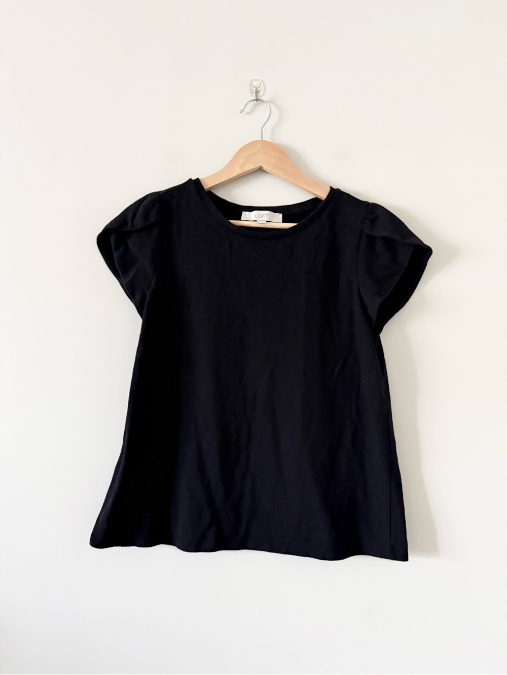 LOFT Black Puff Ruffle Cap Sleeve Knit Top Blouse Size M